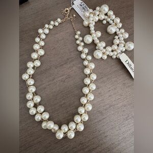 Chic Pearl Necklace and Bracelet Set with Gold Details